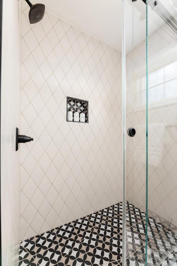 Midtown Modern - Urban Condo Walkable To Bars And Beach Traverse City Exterior photo