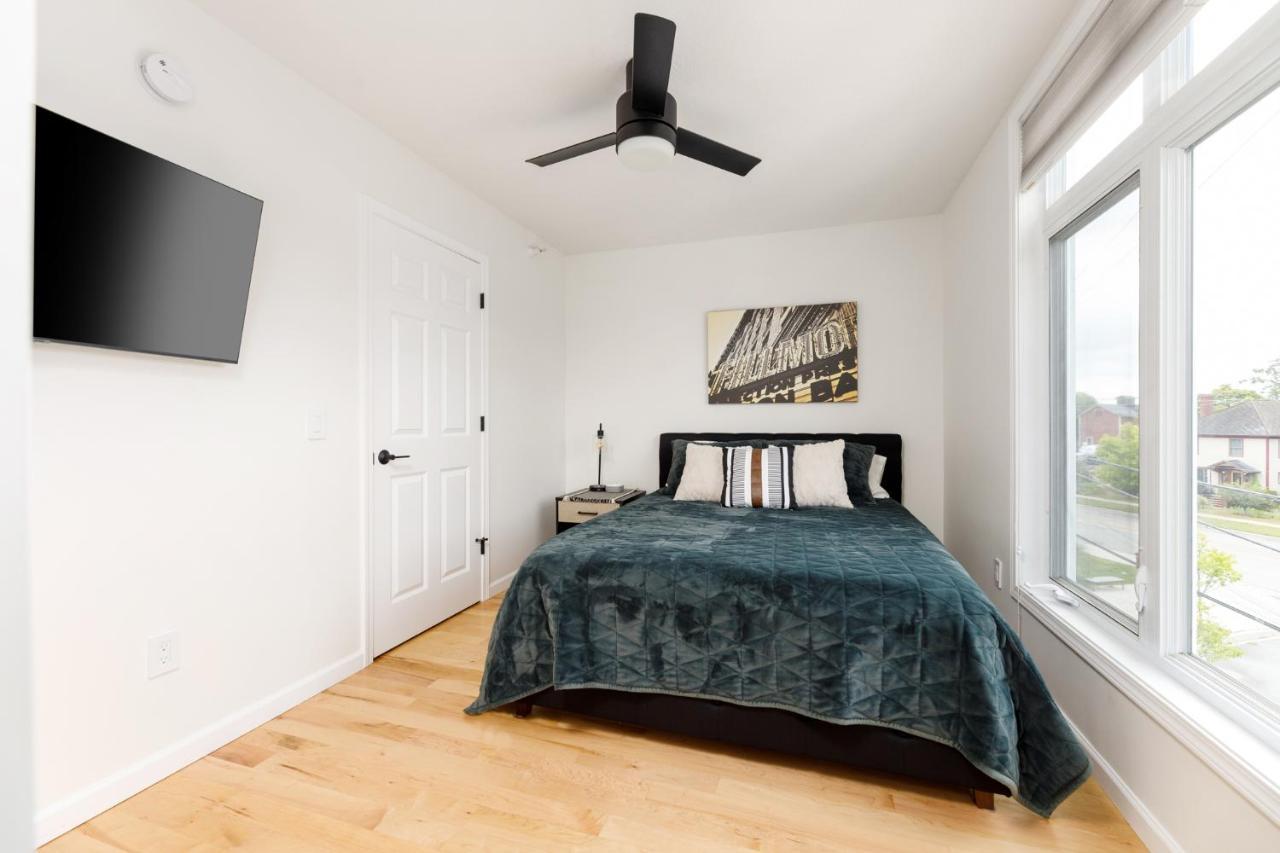 Midtown Modern - Urban Condo Walkable To Bars And Beach Traverse City Exterior photo