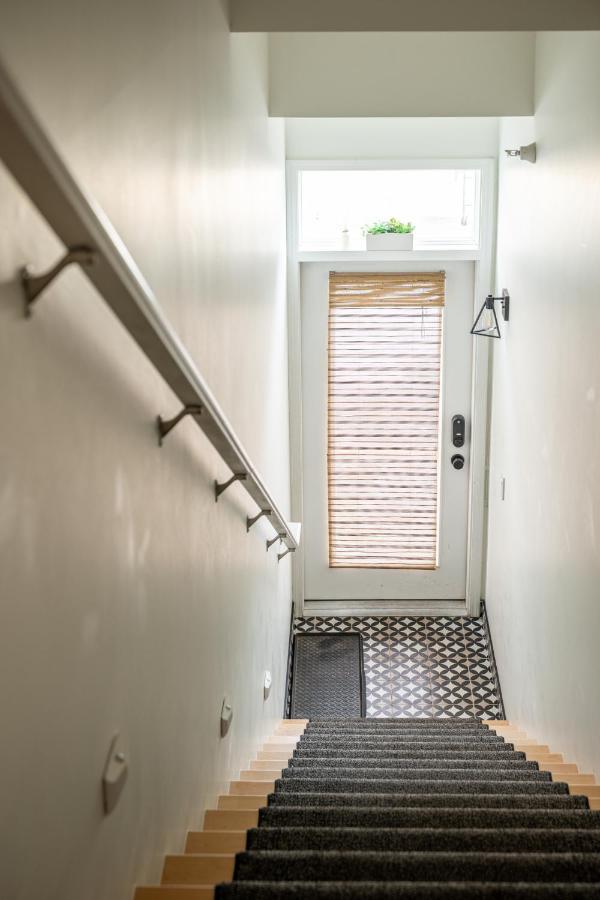 Midtown Modern - Urban Condo Walkable To Bars And Beach Traverse City Exterior photo